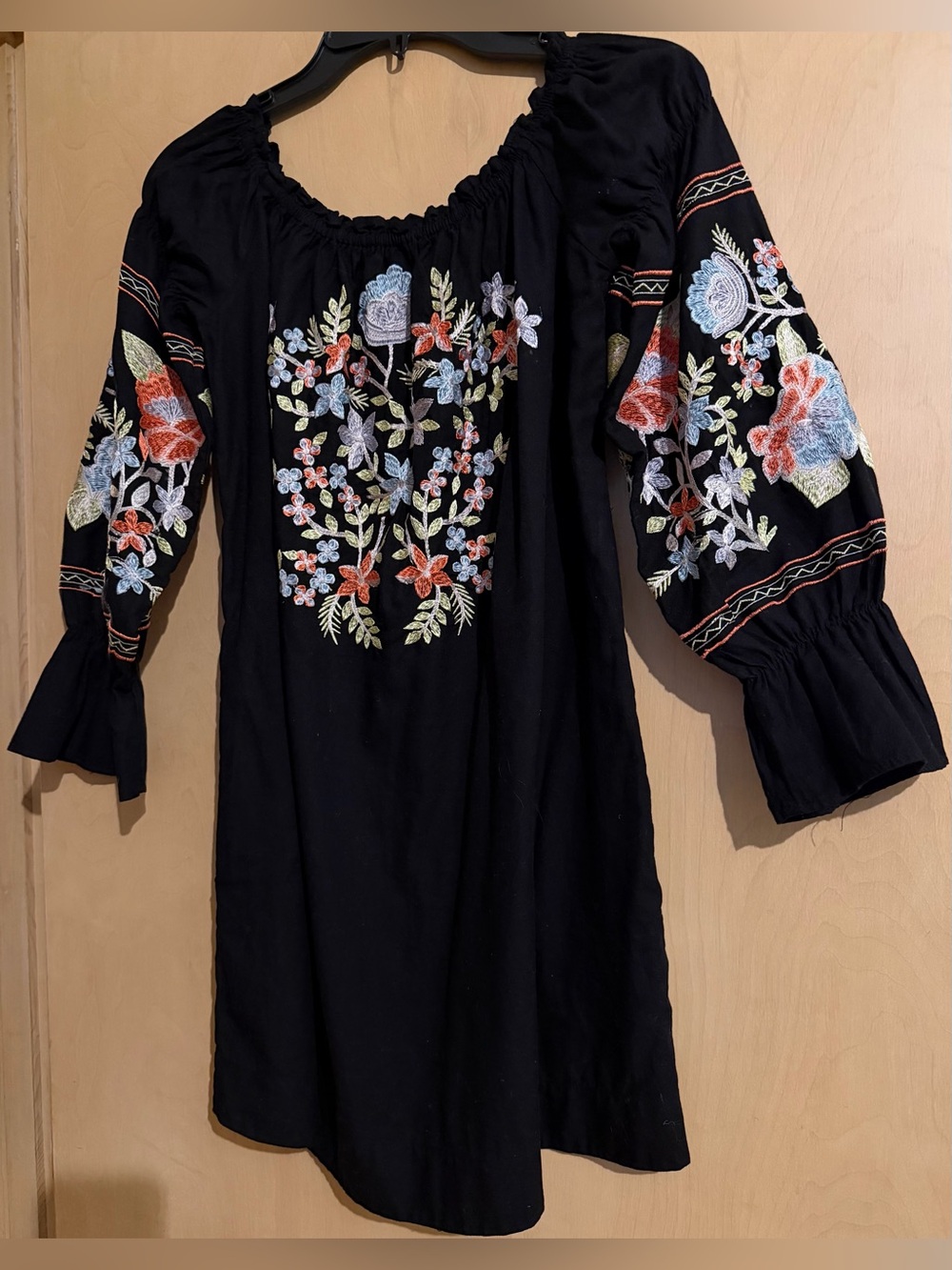 Free People black embroidered off the shoulders mini dress Sz S